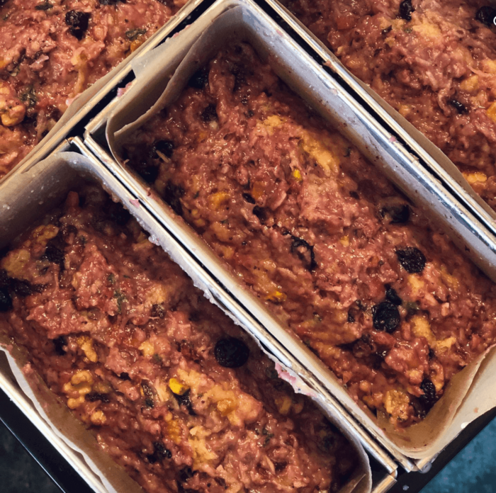 写真：焼成前の夏シュトーレンです。