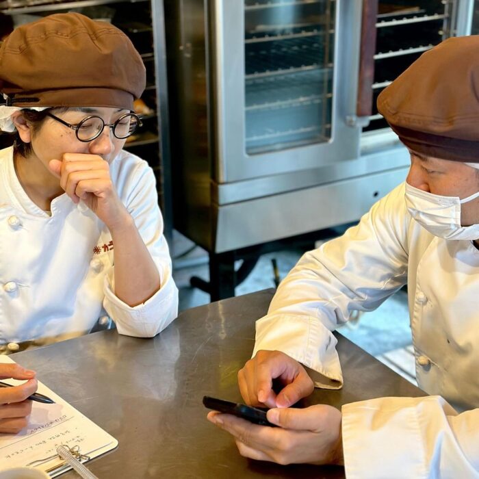 写真：お茶のシュトーレンも新たに開発中です