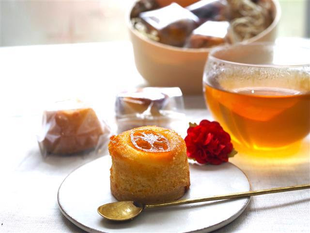 写真：タルトと飲み物です