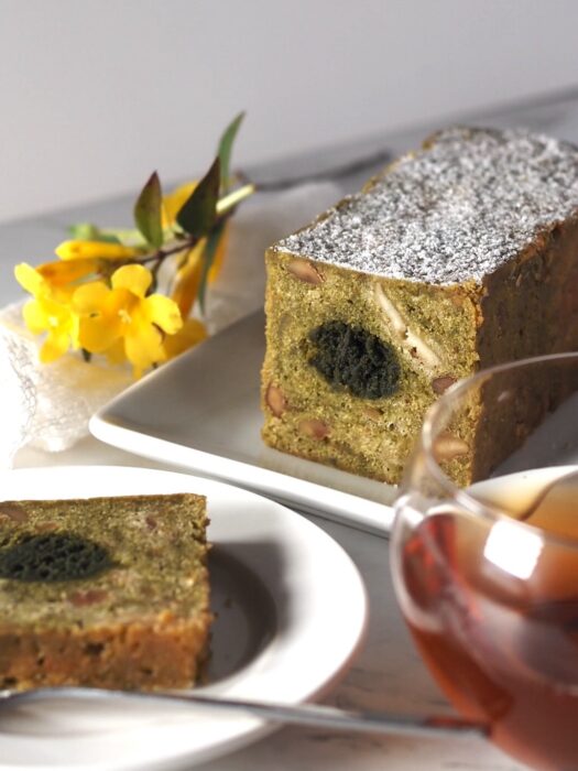 写真:紅茶とお茶のシュトーレンのペアリングです