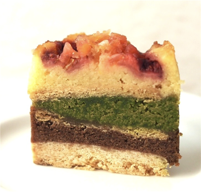 写真：特別なカラフルタルトです